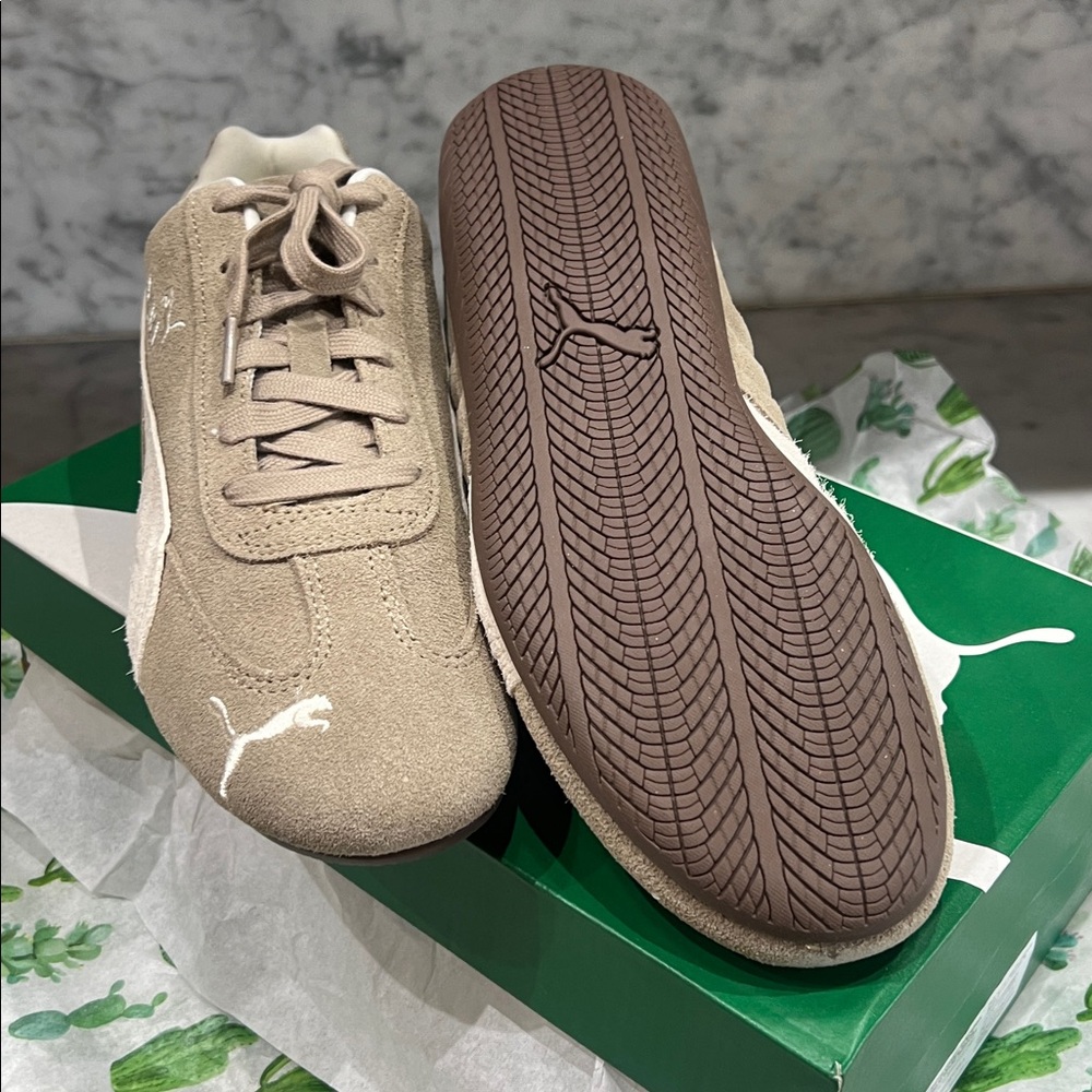 Puma OG Speedcats rare Ice Coffee and alpine snow.  NWT 8.5 women’s - Picture 3 of 5
